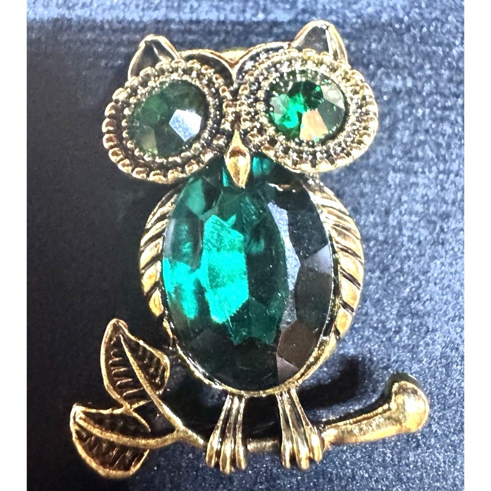 Vintage Owl Brooch Green Rhinestone‎ Figural Gold Tone Statement Pin Jewelry